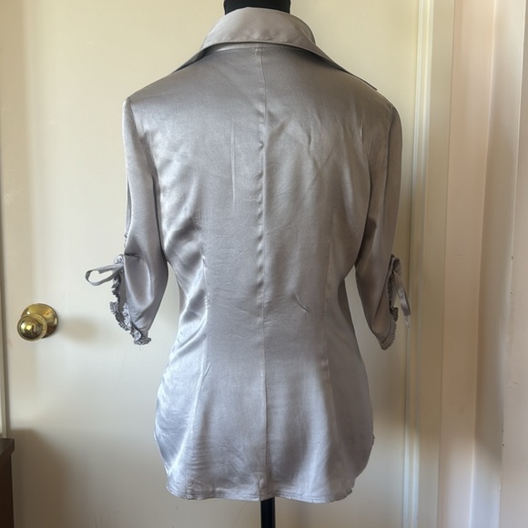 💕Bebe Pearl Grey Silk Tuxedo Statement Sleeve Blouse M VGUC - Picture 6 of 10
